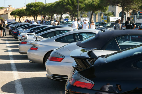 Image 1 - Saint-Tropez, paradis des Porsche