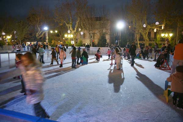 Image 1 - Noël à Saint-Tropez : la patinoire