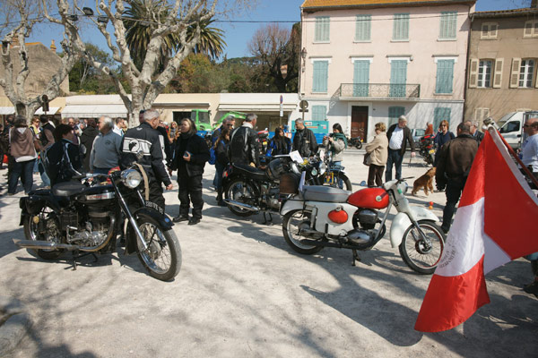 Image 1 - Rétropézien : les passionnés de motos anciennes