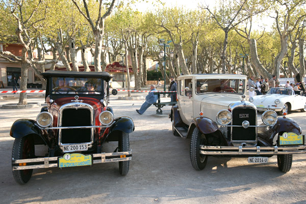 Image 1 - De belles anciennes dans la cité…