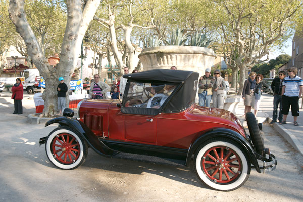 Image 1 - De belles anciennes dans la cité…