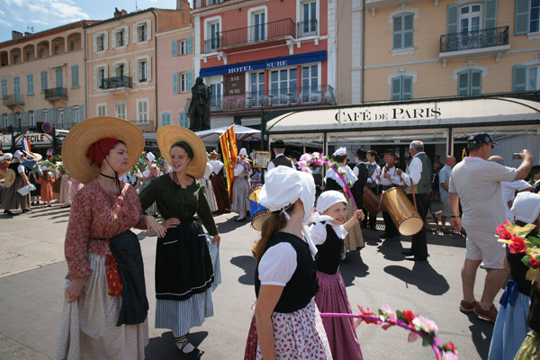 Image 1 - Traditions : le «jeune âge» aime la danse