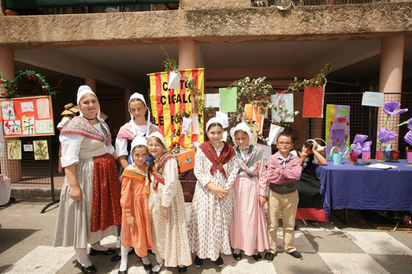 Image 1 - Traditions : le «jeune âge» aime la danse