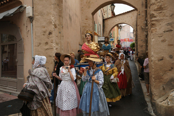 Image 1 - Bravades des Espagnols : fidèles à la tradition