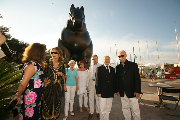 Image 1 - Quand Fernando Botero admire son œuvre…