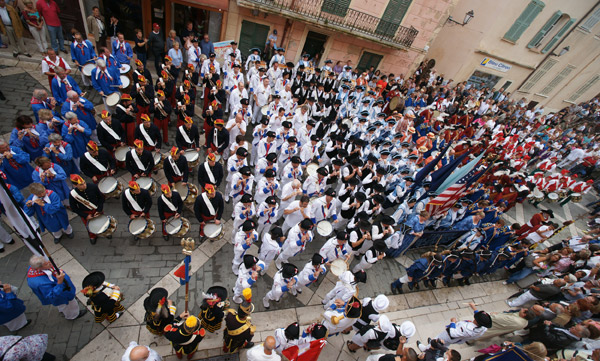 Image 1 - Saint-Tropez au rythme des fifres et tambours