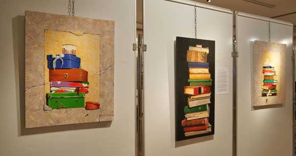 Quelques unes des œuvres exposées lors du salon d'art et d'essai à Saint-Tropez