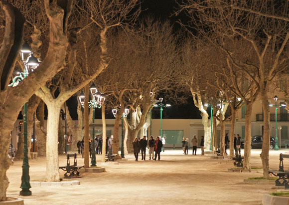 Le nouvel éclairage de la place des Lices à Saint-Tropez