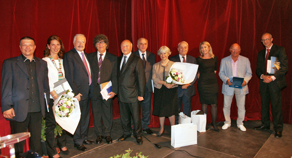 Serge Arribas, pianiste ; Sandra Teneketzian, bénévole ; Son excellence, Viguen Tchitetchian ; Levon Minassian, maître international du doudouk ; M. Allayan, vice-consul dâ€™Arménie ; Mme Serdjénian, Adjointe au maire ; M. Vahé Vahramian, conseiller et déléguée permanent de lâ€™Arménie à l'UNESCO.