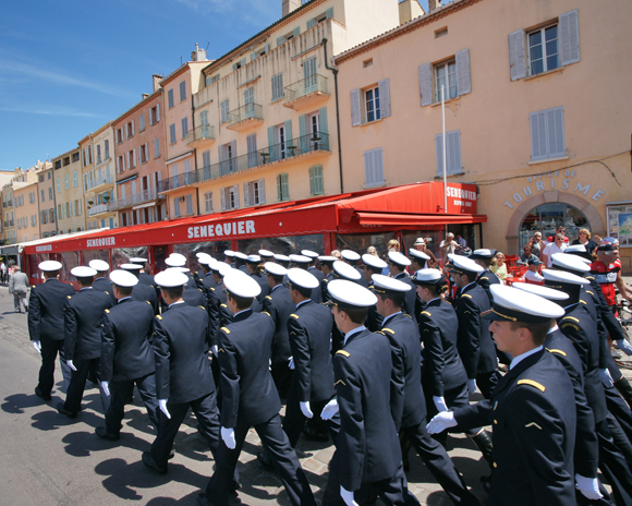 Image 2 - L’Ecole de l’air « fait le mur » à Saint-Tropez