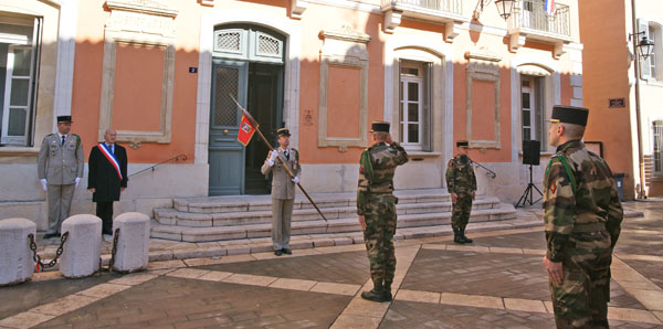 Image 4 - Saint-Tropez accueille la passation de commandement du 3e Rama de Canjuers