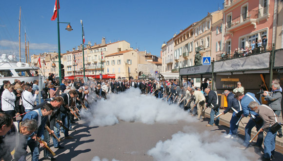 Image 6 - Bravades : Alain Grosso, 457e capitaine de ville