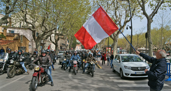 Image 3 - Rétropézien : le rassemblement des vieilles bécanes