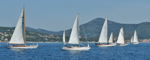 Image 7 - Les Dames aiment la voile de tradition