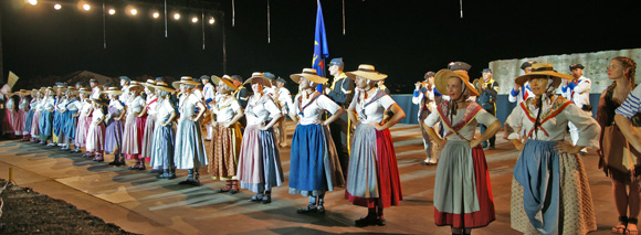 Image 2 - Tous ensemble pour une soirée magique !