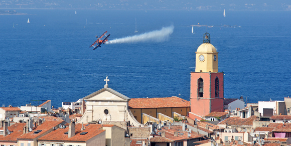 Image 9 - Le ballet aérien des Ailes de Saint-Tropez