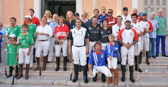 Image 2 - L’International Polo Cup défile sur le port