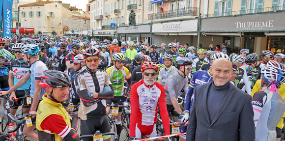 Image 3 - Granfondo : 1 000 vélos sur le vieux port