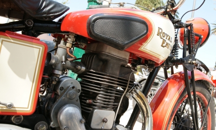 (Français) Tour de France de moto anciennes en étape à Saint-Tropez