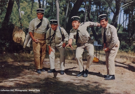 Projection en plein air du film le "Gendarme de Saint-Tropez"