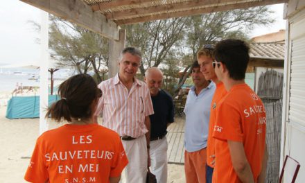 Visite aux nageurs-sauveteurs sur les plages tropéziennes