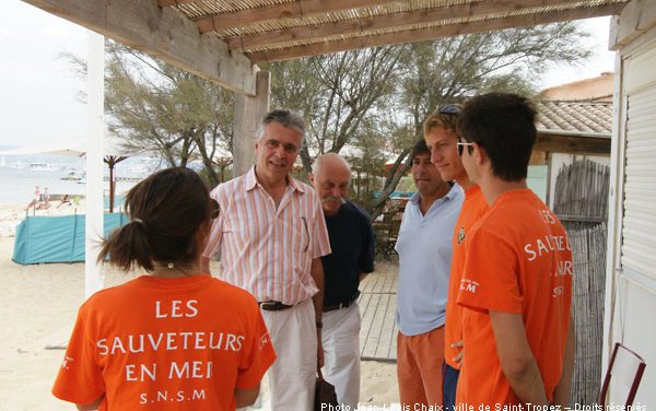 Visite aux nageurs-sauveteurs sur les plages tropéziennes