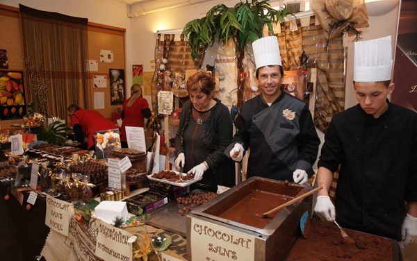 Noël à Saint-Tropez : chocolat et patinage au rendez-vous