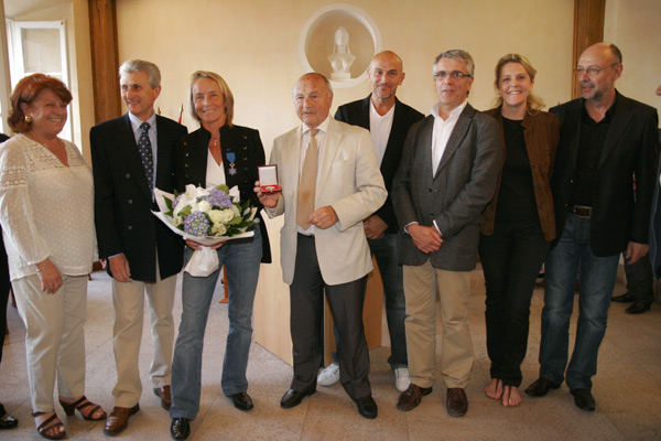 Isabelle Demongeot reçoit la médaille de la ville