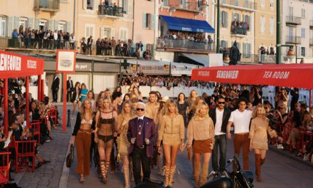 Défilé Chanel : Karl Lagerfeld enchante les quais du vieux port