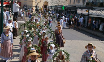 Traditions : le «jeune âge» aime la danse