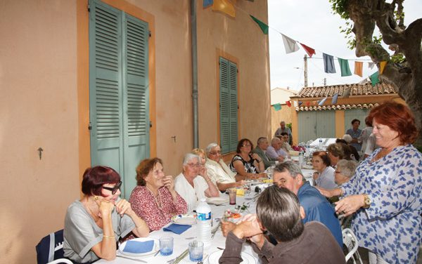 Un aïoli géant à la maison de retraite