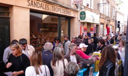 Foule et bonnes affaires à la grande braderie 2010