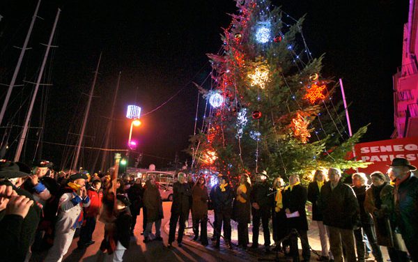 Noël 2010 à Saint-Tropez : illuminations, patinoire et Téléthon