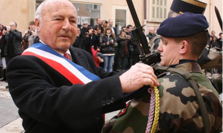 Le 21e RIMa à l’honneur, place de l’Hôtel de ville