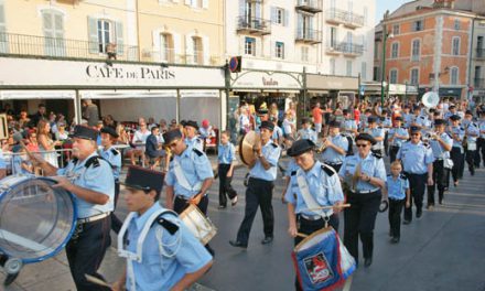 Le « polo » parade sur le vieux port