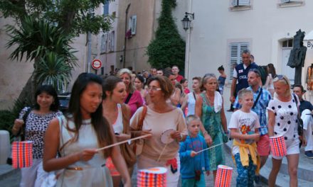 14 juillet : la devise nationale au fronton de l’hôtel de ville