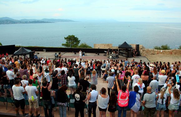 30 seconds to Mars en concert acoustique à la citadelle !