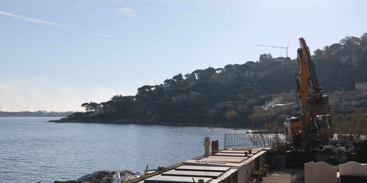 Travaux de consolidation au pied du cimetière marin