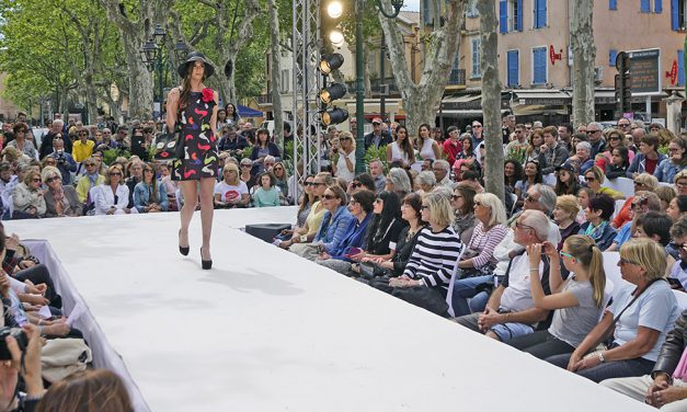 Le défilé de mode des boutiques de Saint-Tropez