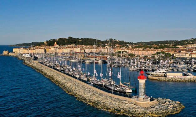 Le phare rouge habillé par « Madame »