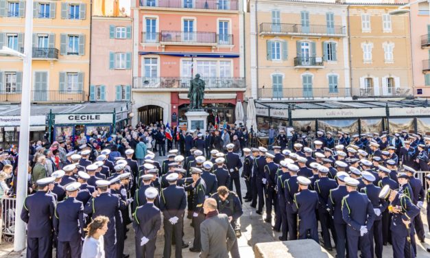 Retour sur la cérémonie de parrainage du Sous-marin Nucléaire d’Attaque Suffren, cérémonie symbolique liant personnellement le commandement de l’unité parrainée, les commandants Antoine Richebé et Nicolas Colas des Francs et le maire de la ville marraine.