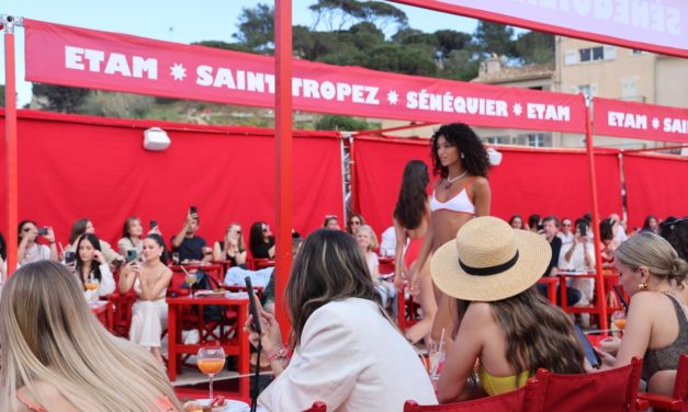 Etam choisit Saint-Tropez pour son défilé croisière