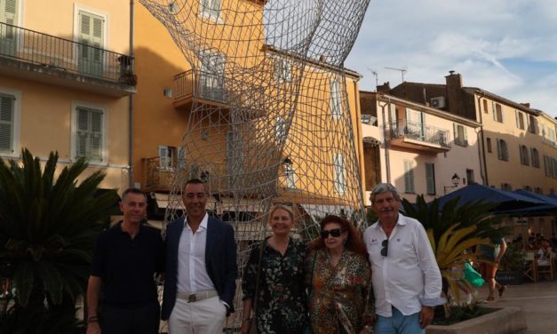 Vernissage de l’exposition « Lorenzo Quinn à Saint-Tropez »