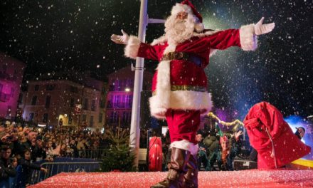 Retour sur le superbe feu d’artifice et l’arrivée magique du père Noël depuis la mer