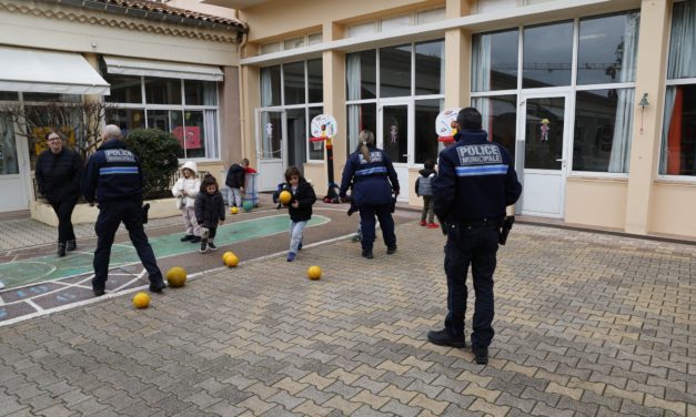 Des agents de la Police Municipale à la rencontre des écoliers