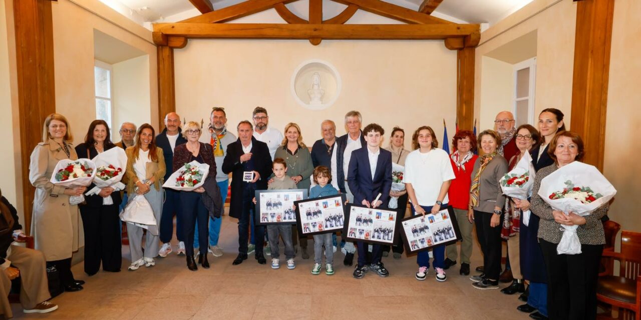 Le conseil municipal rend hommage à l’État-Major de la Bravade 2024