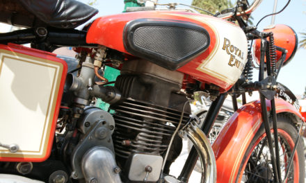 Tour de France de moto anciennes en étape à Saint-Tropez