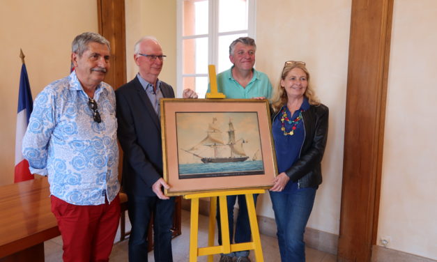 L’association Patrimoine Tropézien offre à la ville du portrait du navire « Jeune Nancy »