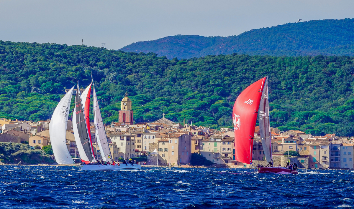 VOILES DE SAINTTROPEZ PLACE AUX GRANDES UNITÉS Site officiel de la
